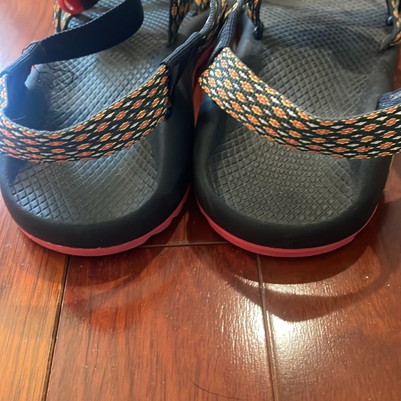 Chaco size 8 women’s Z2 cloud cushioned sandal. Like new- worn 2x. - Picture 3 of 7